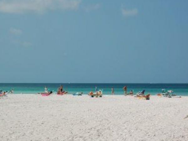 Beachside of road 2 min walk to sand